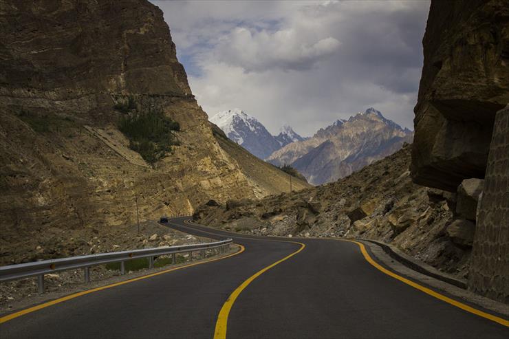 DROGI 1 - The_beautiful_Karakoram_Highway-1200x800.jpg